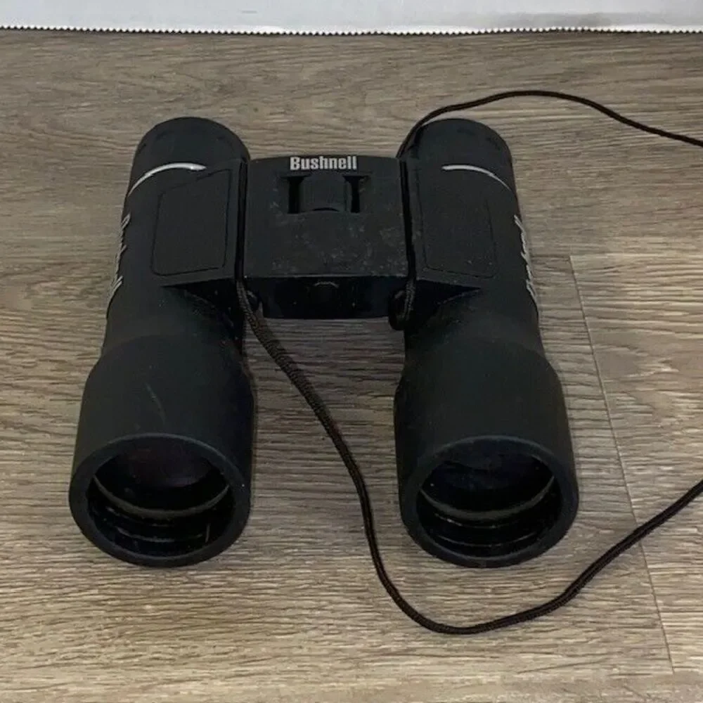 BUSHNELL 16X32 185 FEET AT 1000 YARDS BINOCULARS
